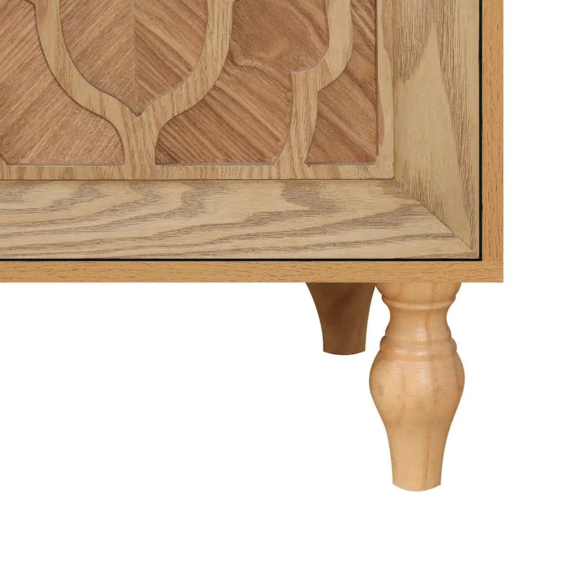 Bahut de rangement sculpté floral à 4 portes avec poignées en métal et pieds tournés