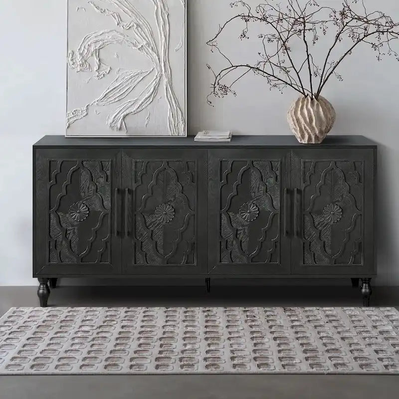 Bahut de rangement sculpté floral à 4 portes avec poignées en métal et pieds tournés