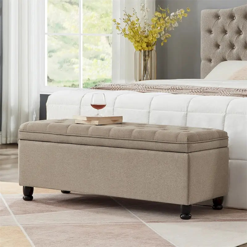 Banc de rangement capitonné avec couvercle à charnière et pieds tournés en bois