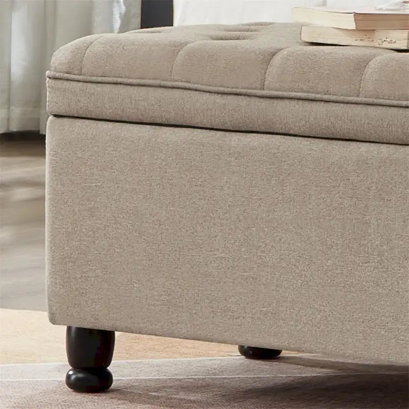 Banc de rangement capitonné avec couvercle à charnière et pieds tournés en bois