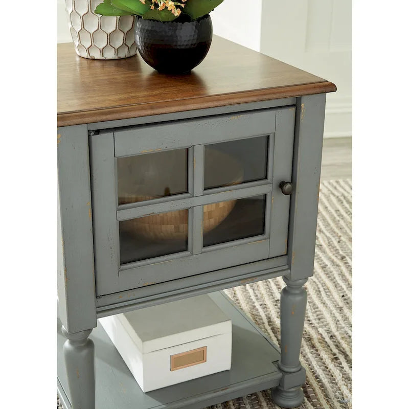 Meuble d'appoint vintage avec porte vitrée à croisillons, étagère ouverte et pieds tournés