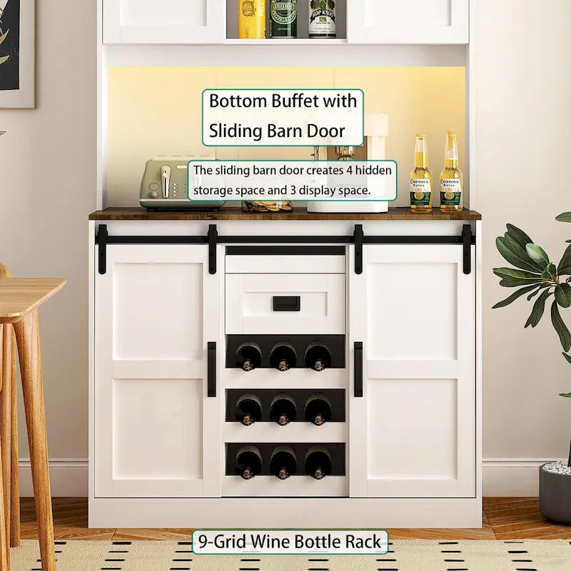 Meuble de bar de cuisine de ferme blanc avec portes coulissantes et porte-bouteilles