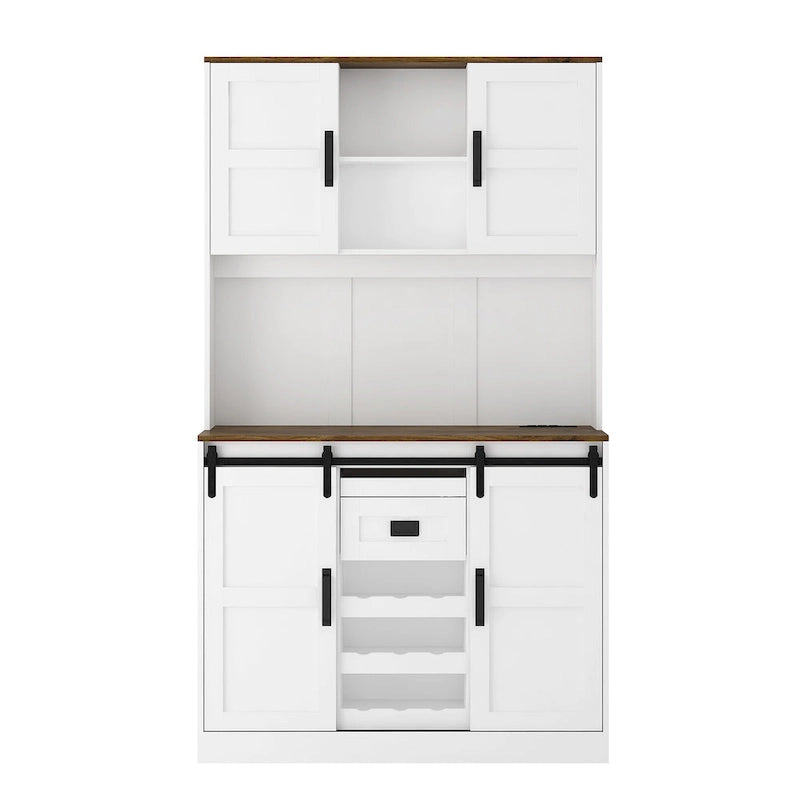 Meuble de bar de cuisine de ferme blanc avec portes coulissantes et porte-bouteilles